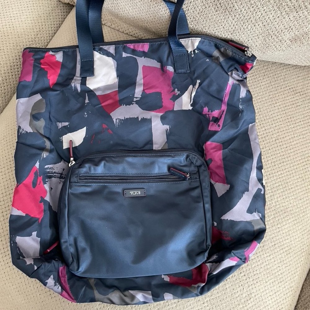 Tumi Nylon Tote Navy and Pink!